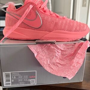 Nike Kids LeBron XX Coral Sneakers